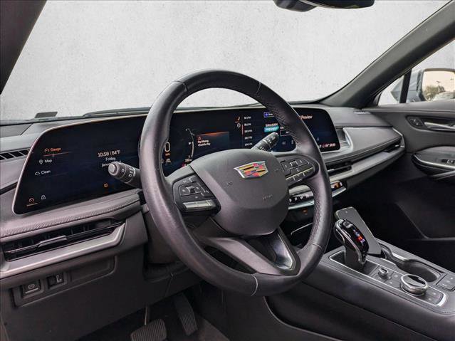 Used 2025 Cadillac XT4 Premium Luxury image 8