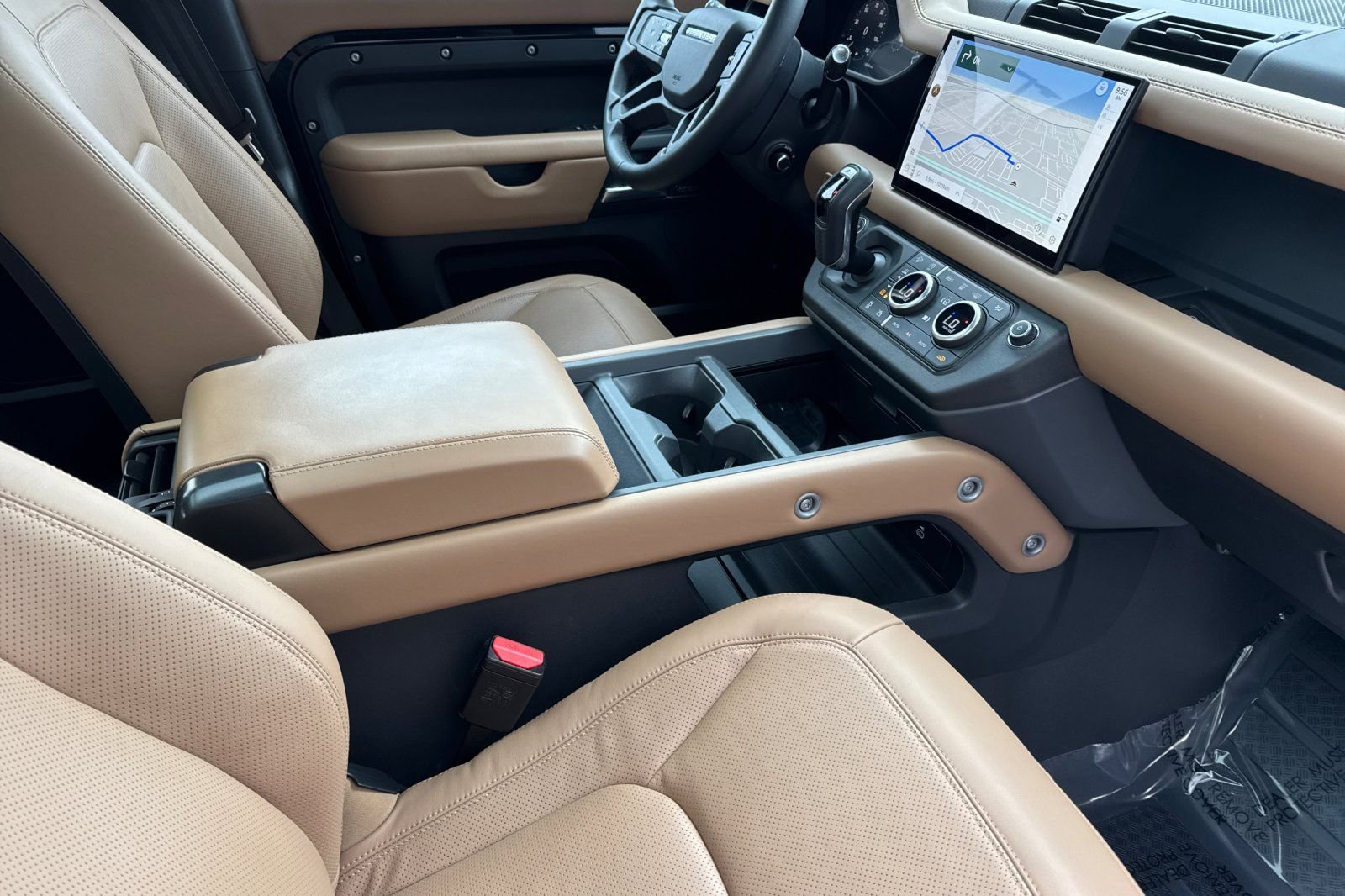 Used 2025 Land Rover Defender 110 X-Dynamic SE image 16