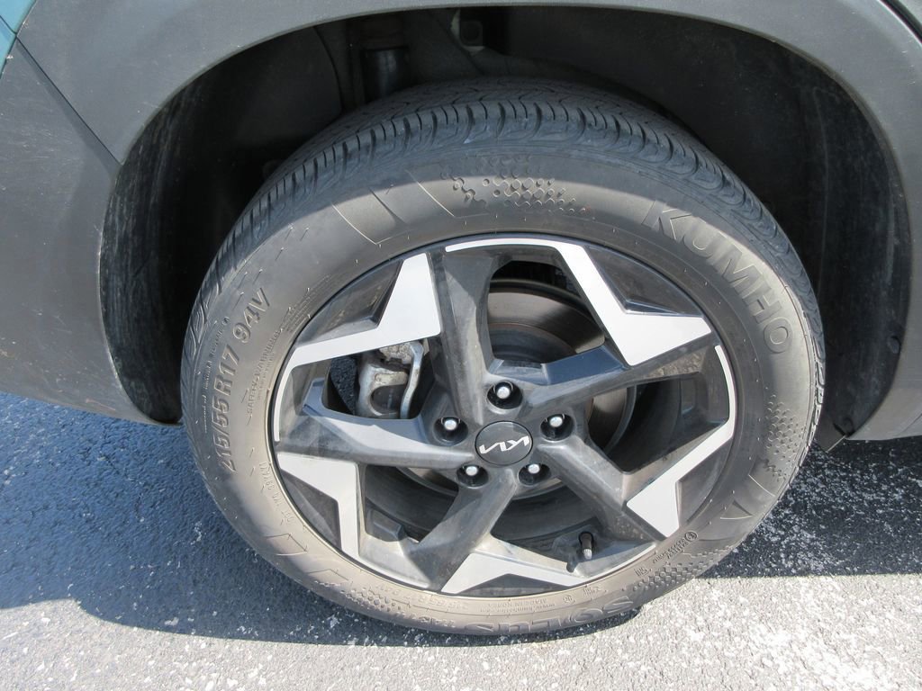 Used 2024 Kia Seltos EX image 9
