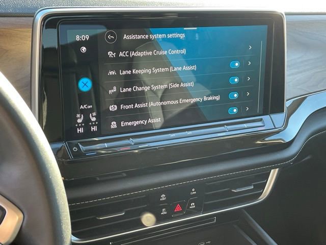 Used 2025 Volkswagen Atlas SE image 17