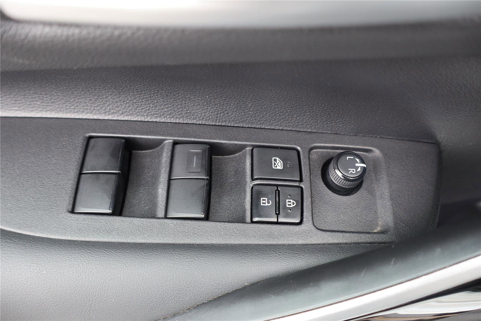 Used 2021 Toyota Corolla XSE w/ Carpet Mat Package (TMS) image 15