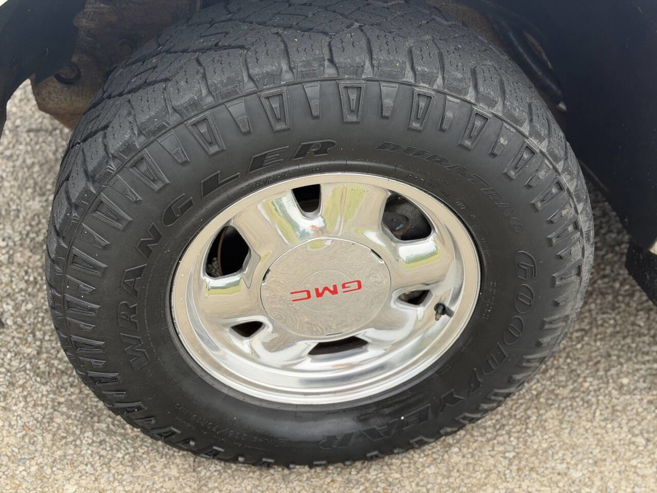 Used 2004 GMC Yukon SLE AWD/4WD image 25