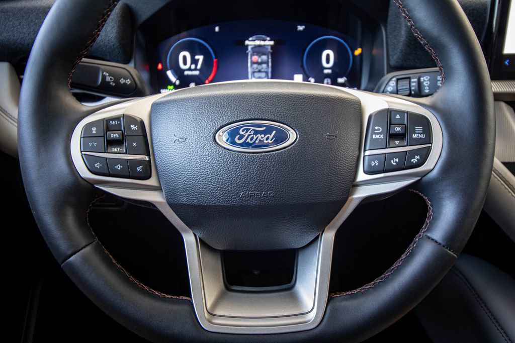 Used 2025 Ford Explorer Active w/ Active Comfort Package RWD image 34