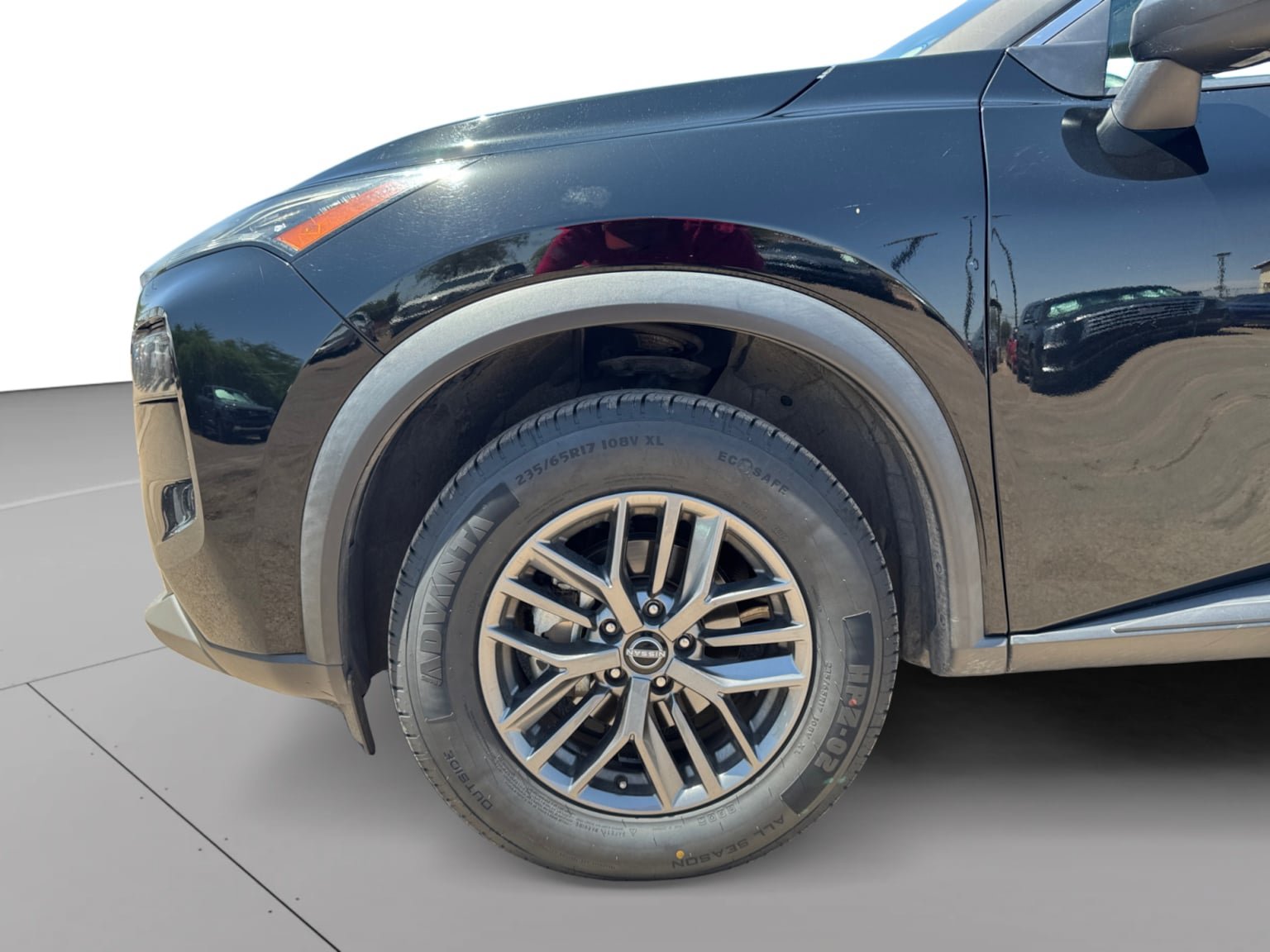 Used 2023 Nissan Rogue S FWD image 9