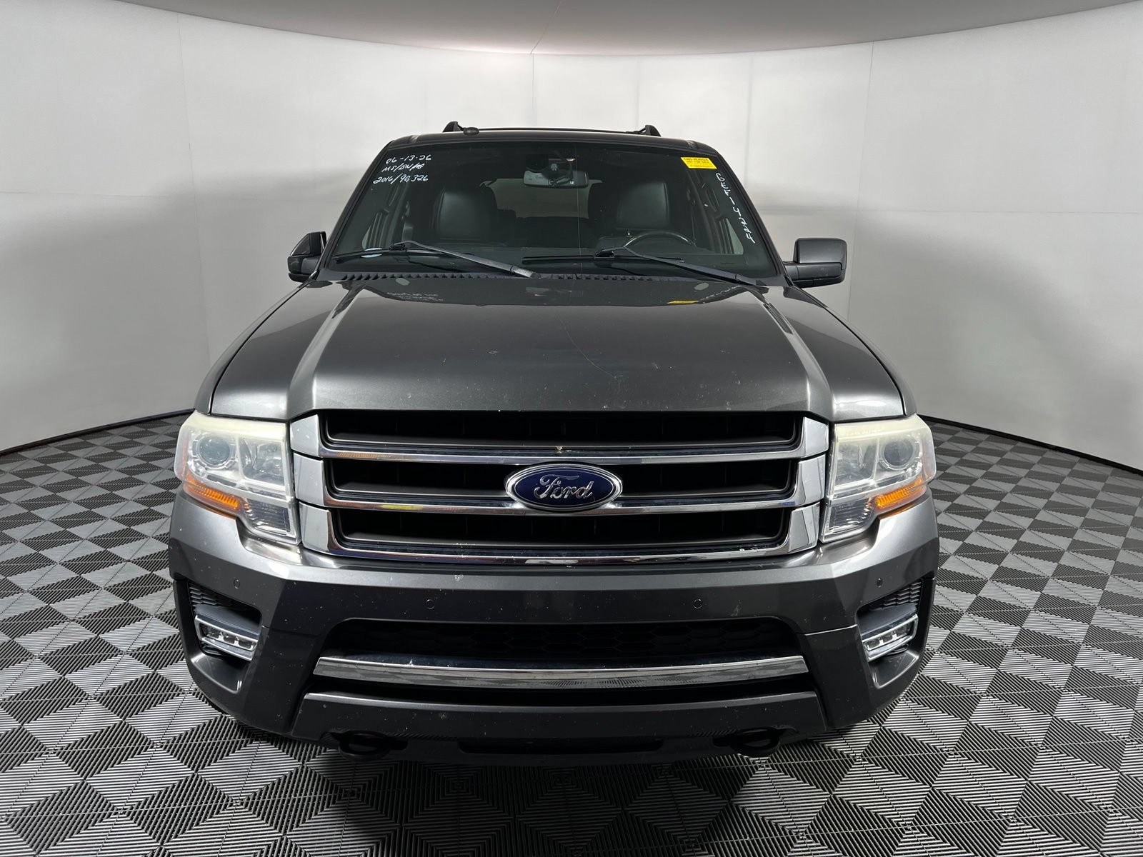 Used 2016 Ford Expedition EL Limited w/ Equipment Group 301A AWD/4WD image 2
