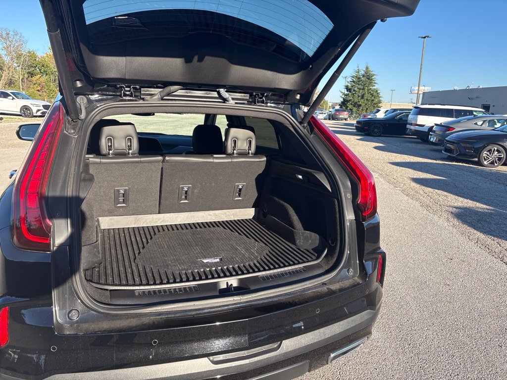 Used 2024 Cadillac XT4 Premium Luxury AWD/4WD image 5