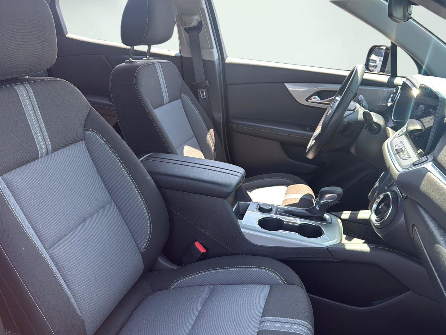 Used 2025 Chevrolet Blazer LT AWD/4WD image 31