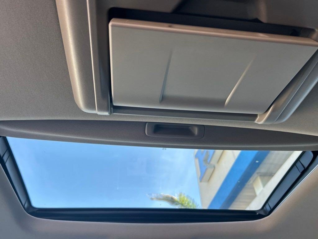 Used 2017 Honda Pilot Touring image 12