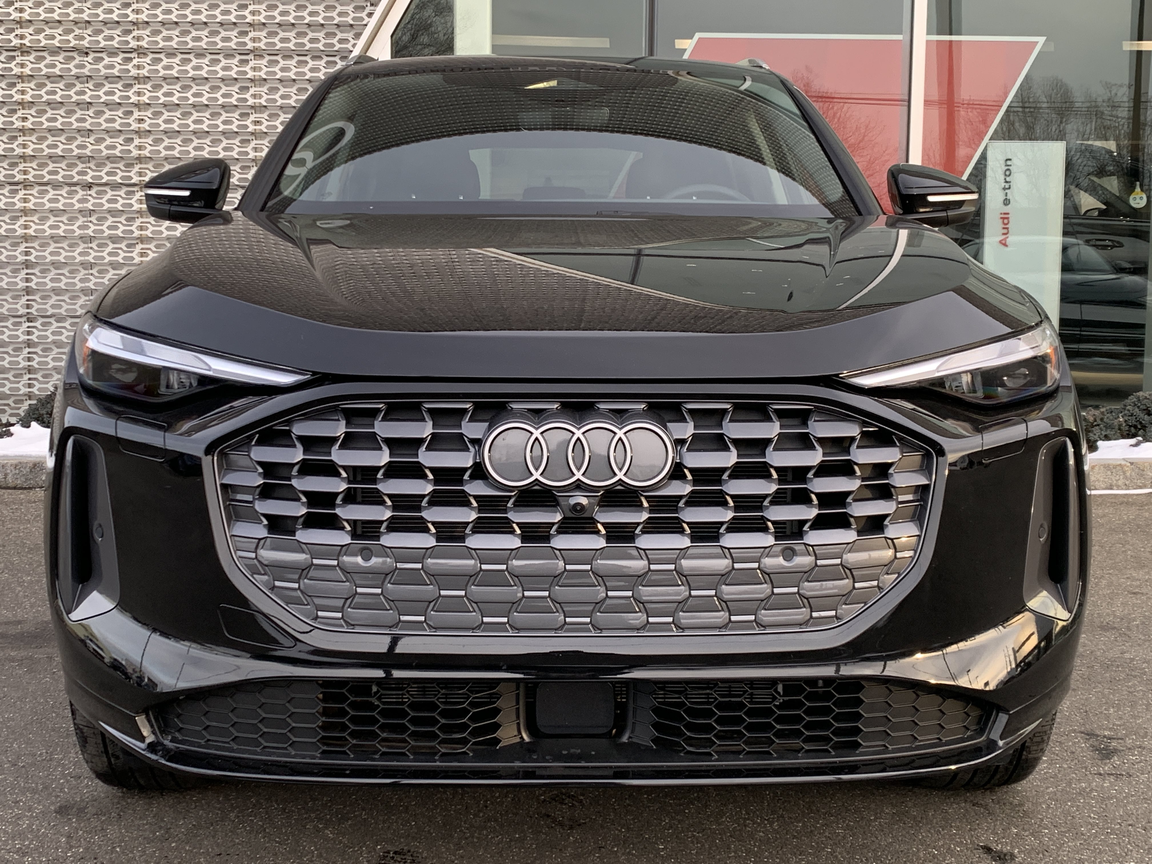 Certified 2025 Audi Q5 Premium w/ Convenience Package AWD/4WD image 6