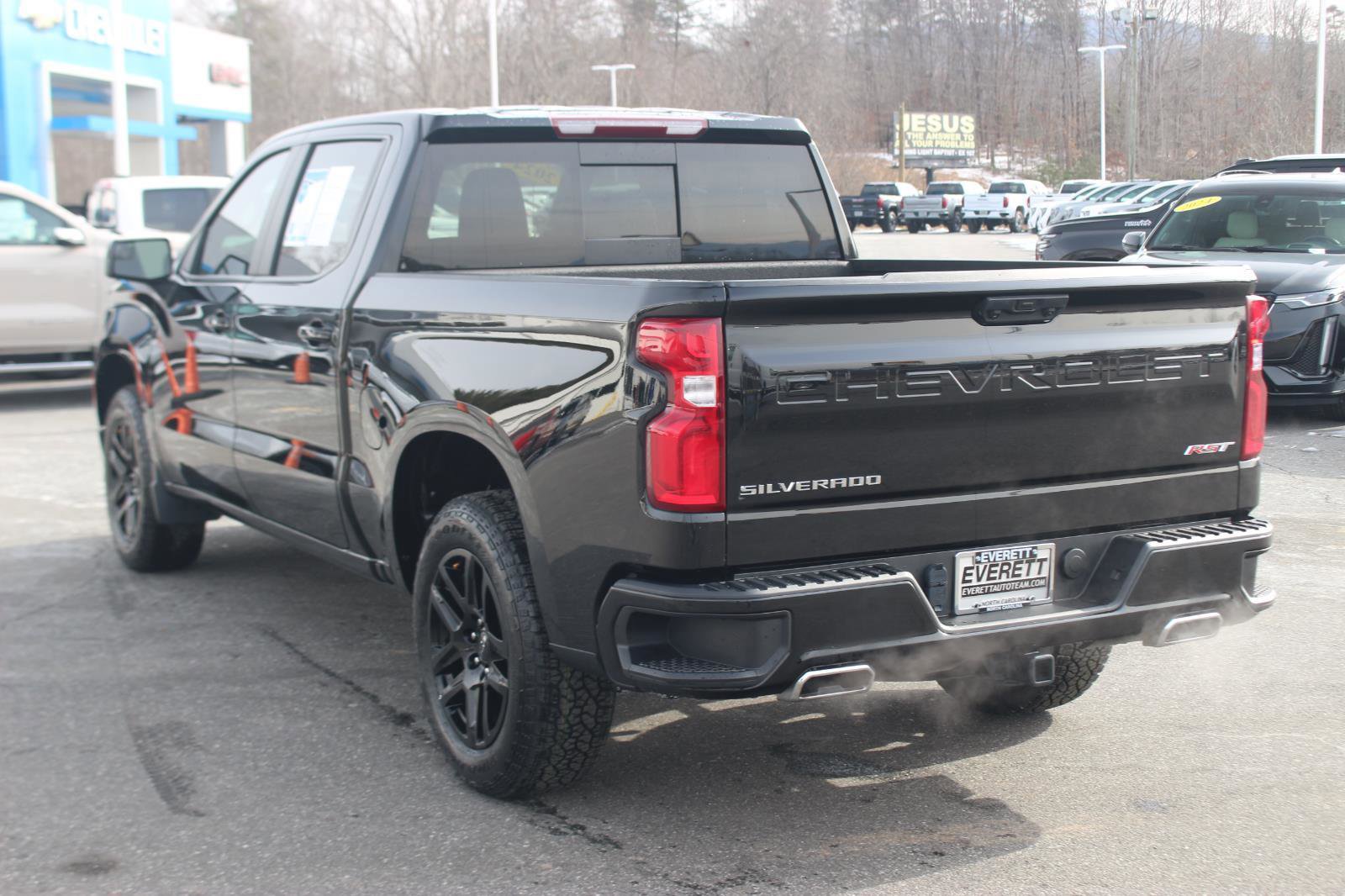 Used 2024 Chevrolet Silverado 1500 RST w/ Convenience Package II image 4