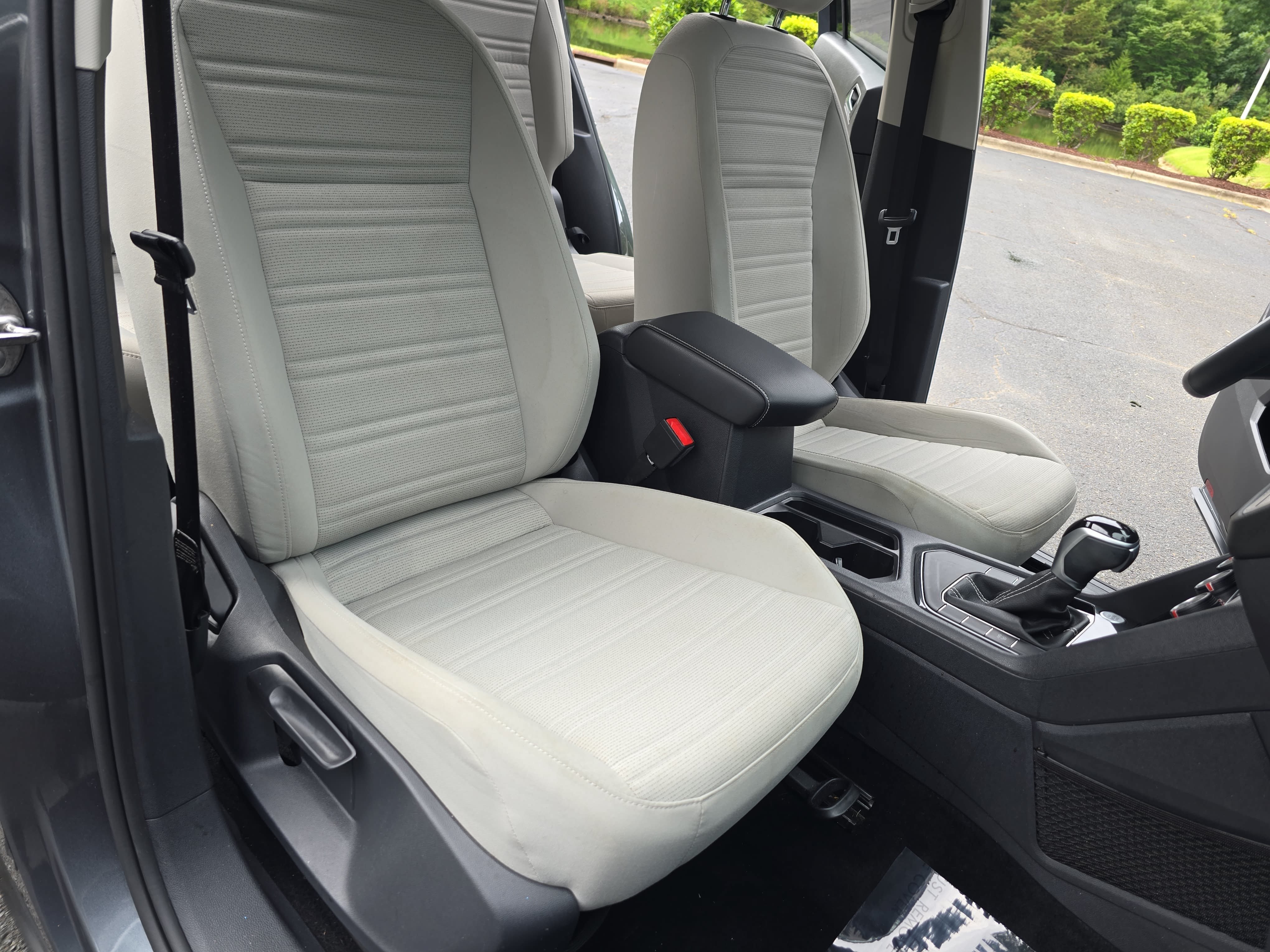 Used 2022 Volkswagen Tiguan S FWD image 10