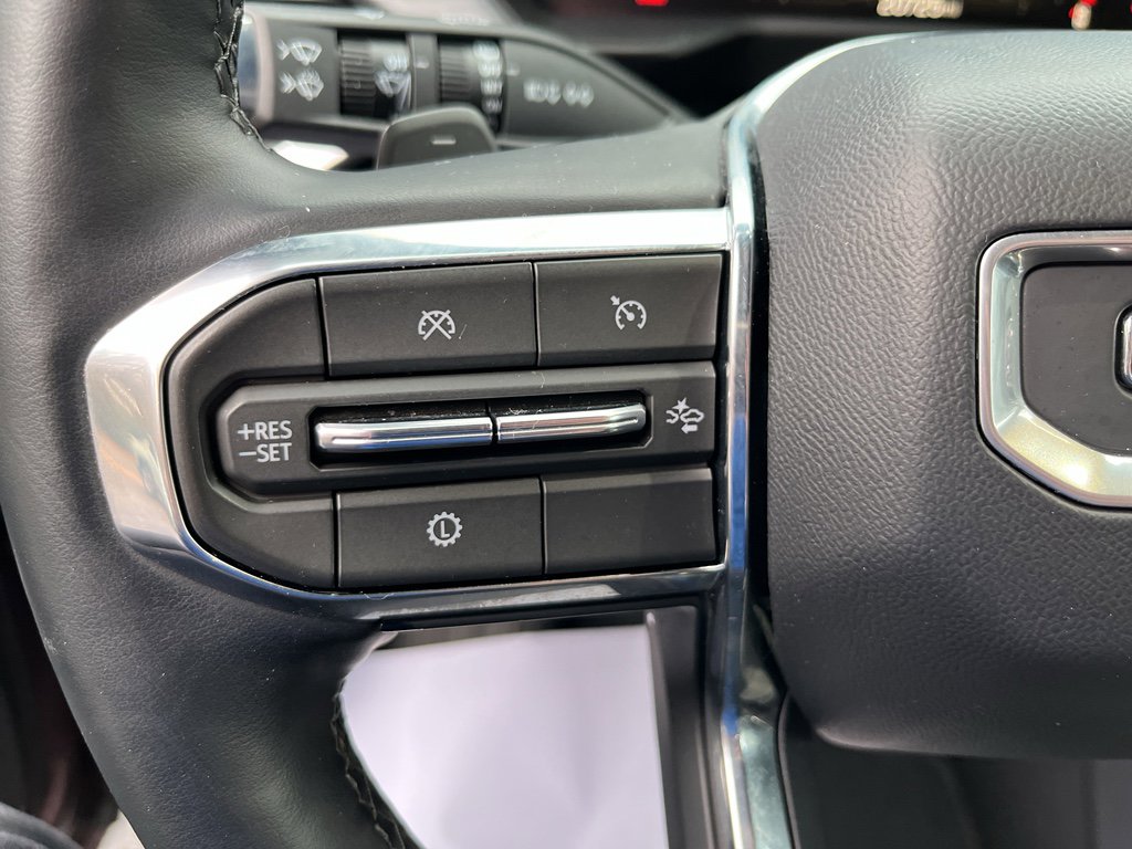 Used 2025 GMC Acadia Elevation image 19