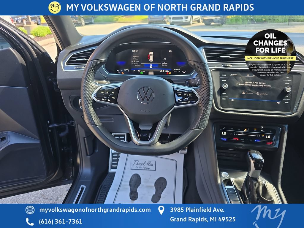Used 2024 Volkswagen Tiguan SE R-Line AWD/4WD image 14