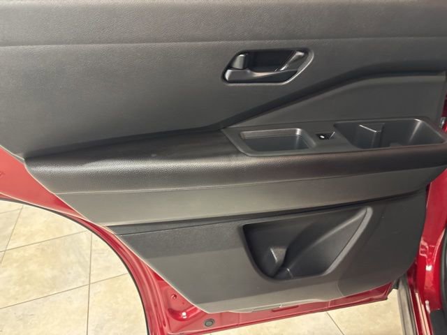 Used 2024 Nissan Pathfinder SV FWD image 12