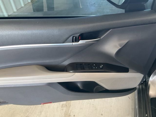 Used 2021 Toyota Camry SE image 5