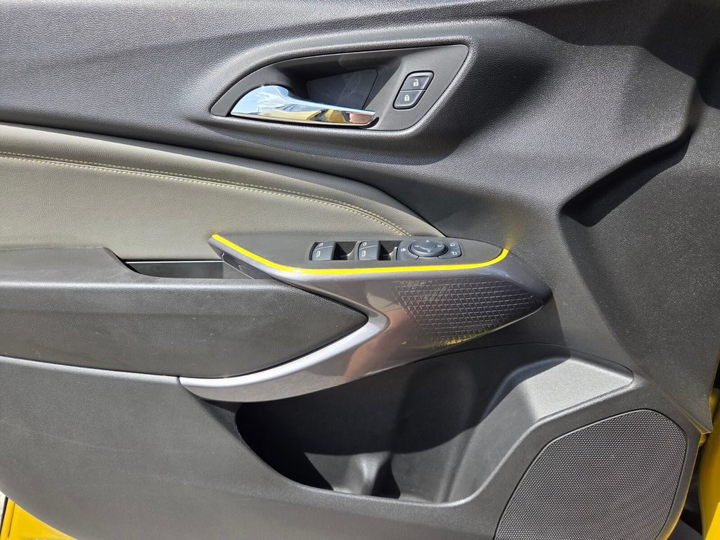 Used 2025 Chevrolet Trax ACTIV w/ Driver Confidence Package FWD image 21
