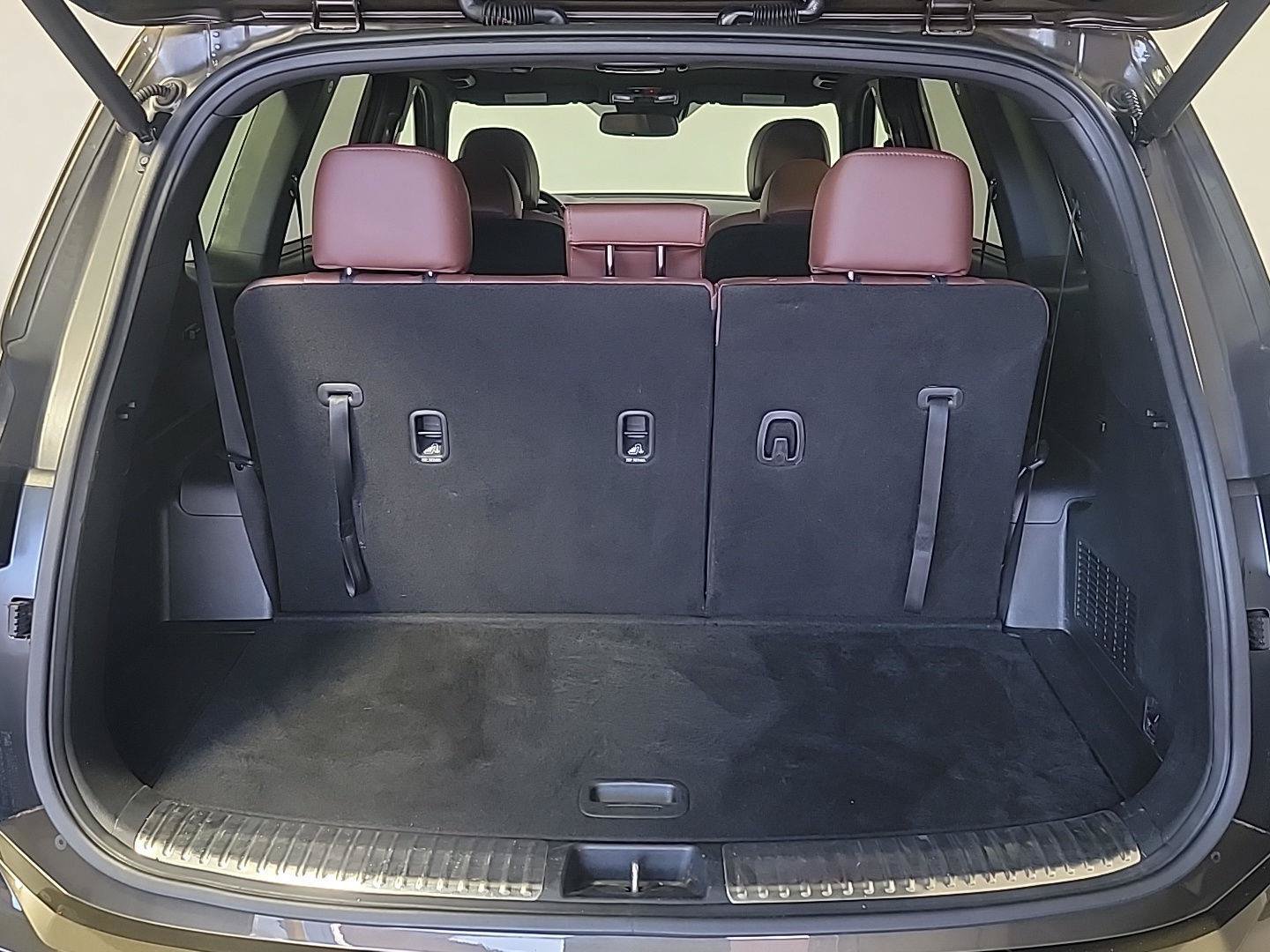 Certified 2024 Kia Telluride SX w/ Towing Package FWD image 7
