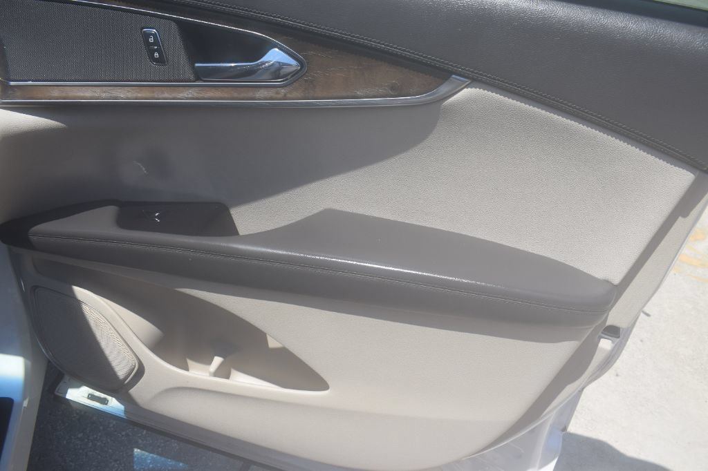 Used 2018 Lincoln MKX Reserve FWD image 16