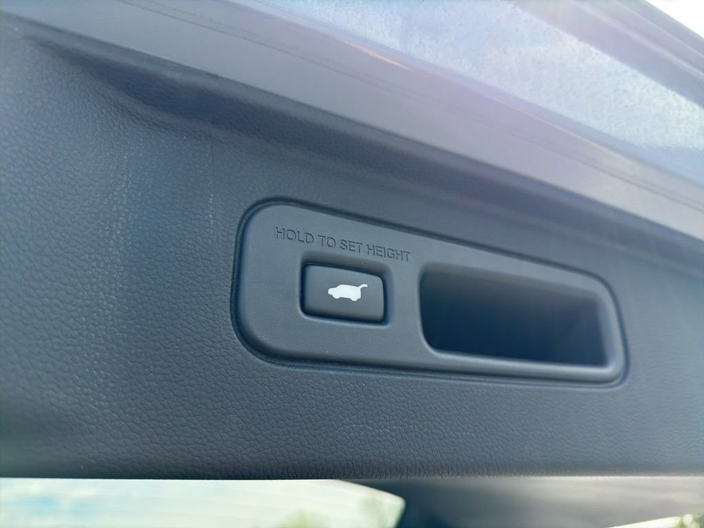 Used 2023 Honda Pilot TrailSport image 23