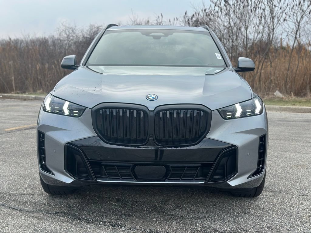 New 2026 BMW X5 xDrive50e w/ M Sport Package AWD/4WD image 2