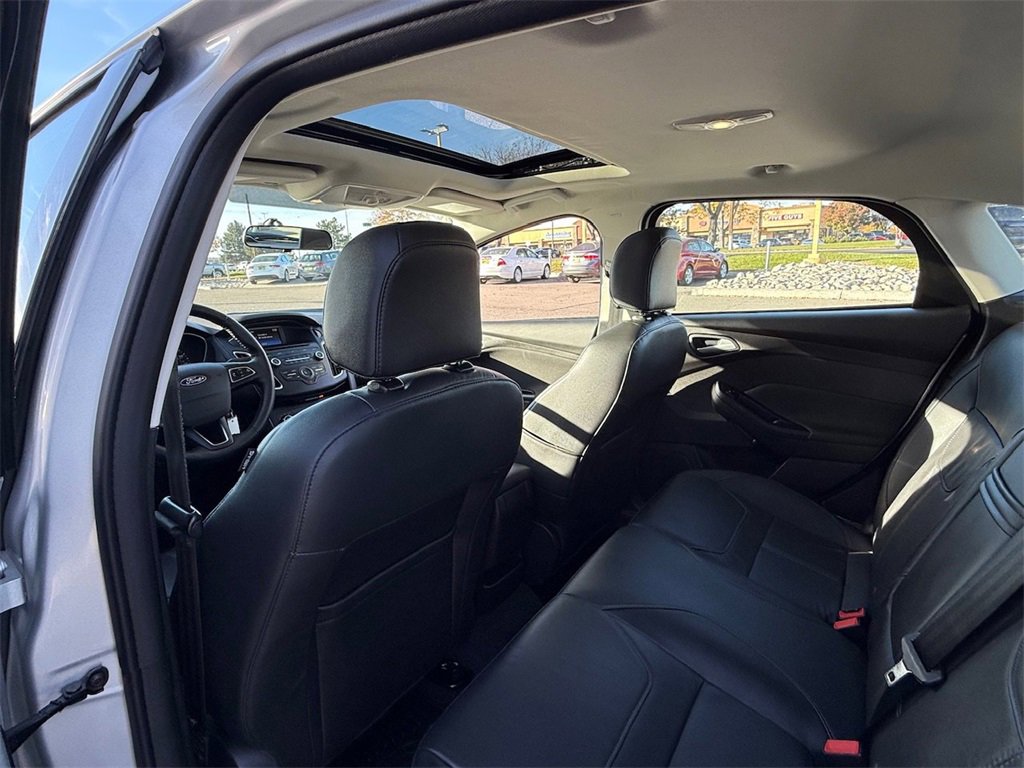 Used 2015 Ford Focus SE w/ Equipment Group 201A image 36