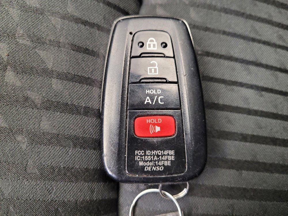 Used 2017 Toyota Prius Prime Plus image 32