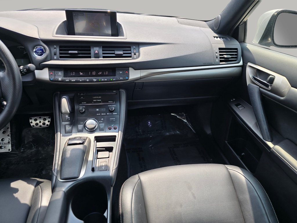 Used 2014 Lexus CT 200h w/ F Sport w/Nuluxe Interior FWD image 4