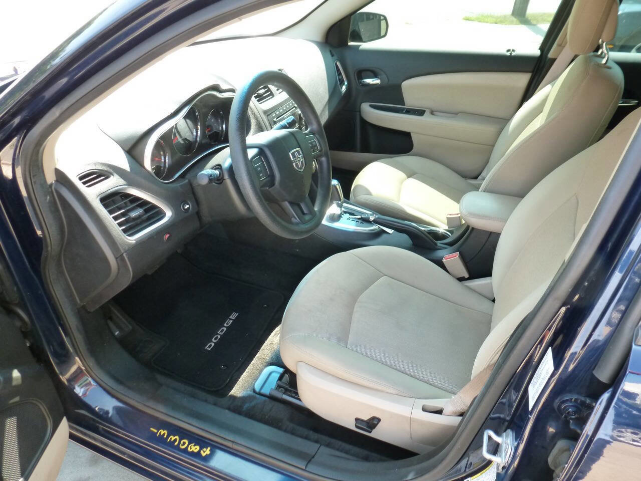 Used 2014 Dodge Avenger SE w/ Quick Order Package 27Z SE V6 image 9