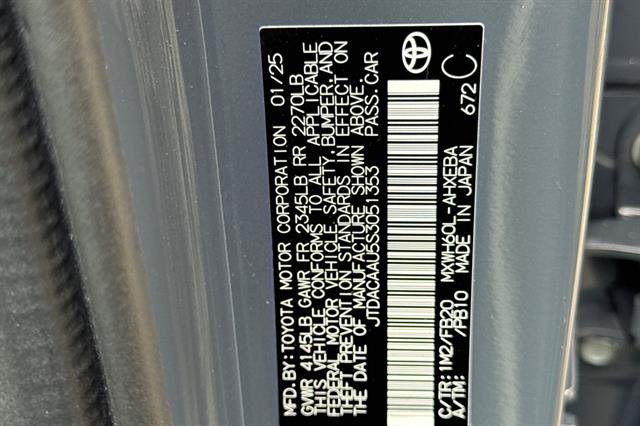 Used 2025 Toyota Prius LE FWD image 33