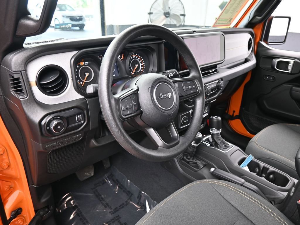 Used 2025 Jeep Wrangler Sport image 10