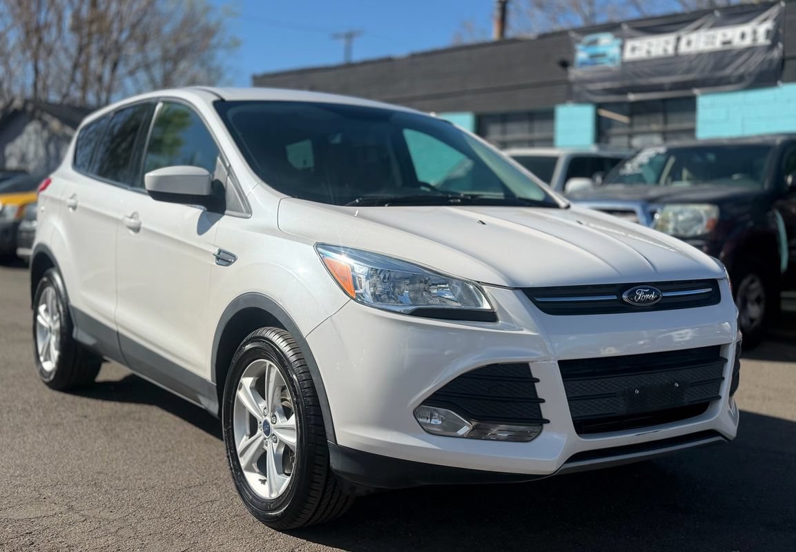 Used 2016 Ford Escape SE AWD/4WD image 1