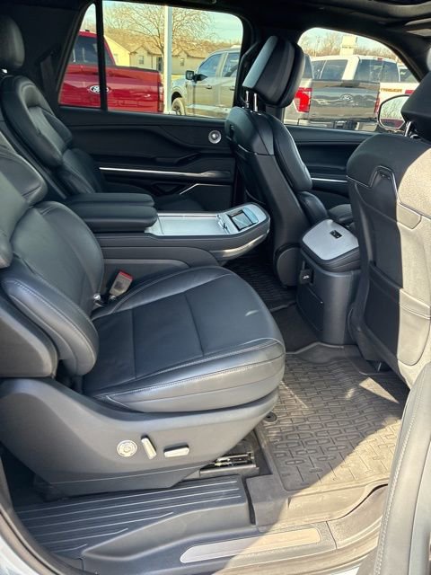 New 2025 Lincoln Navigator L Reserve w/ Jet Appearance Package image 32