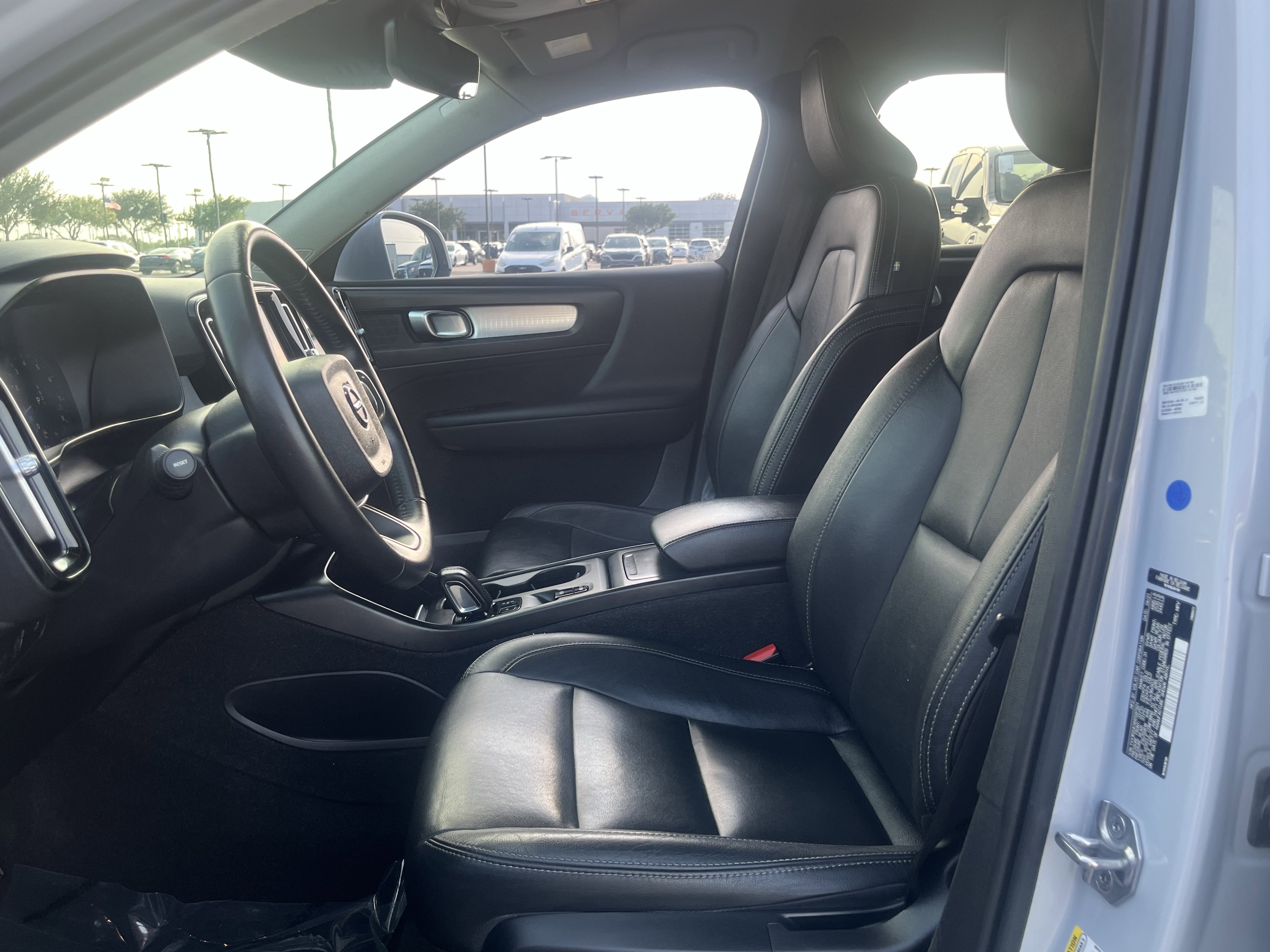 Used 2021 Volvo XC40 T5 Momentum AWD/4WD image 33