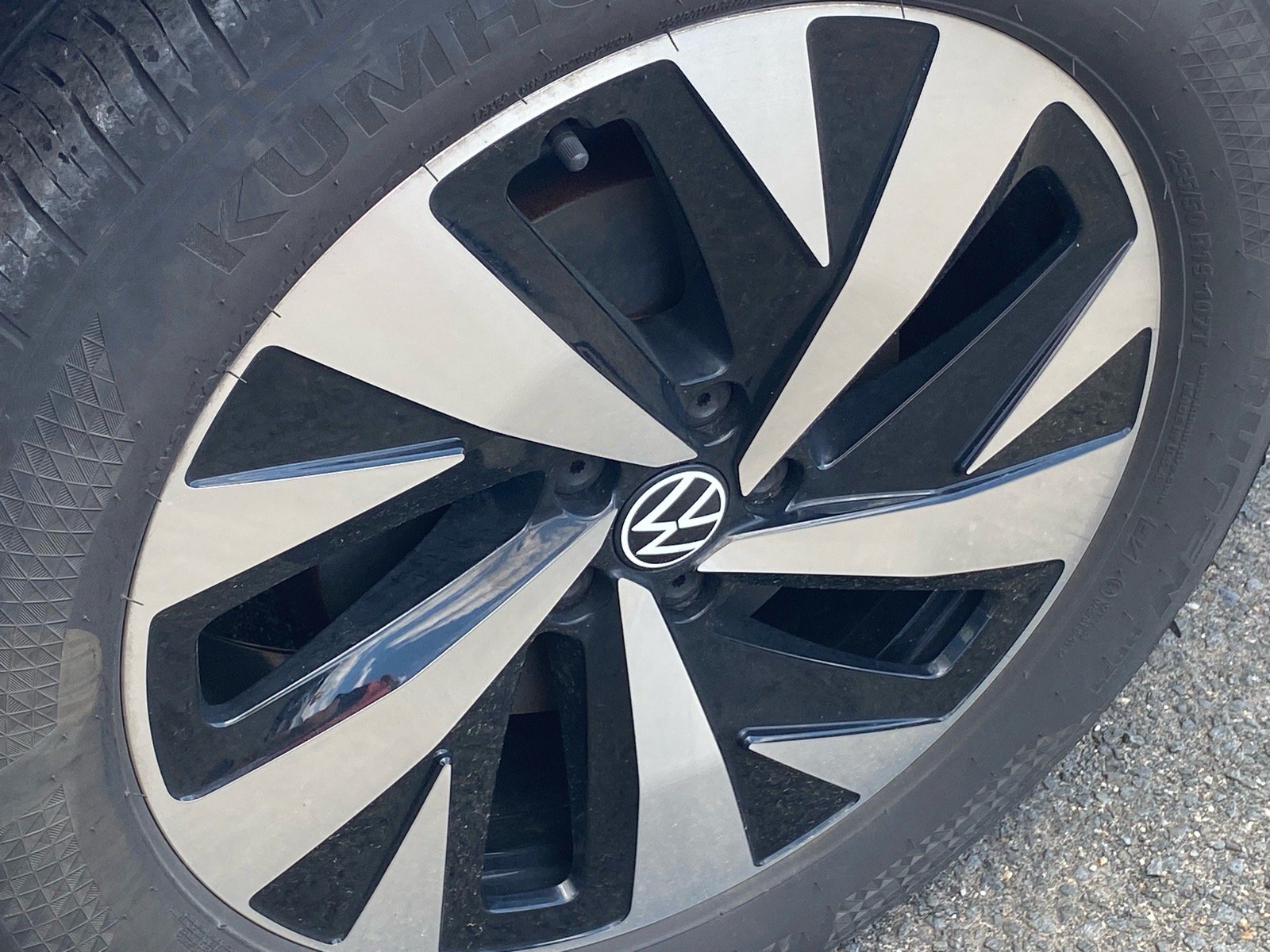 Used 2023 Volkswagen ID.4 Pro RWD image 17