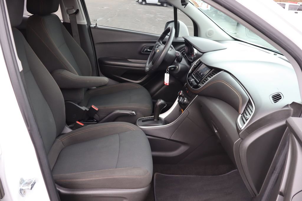Used 2021 Chevrolet Trax LS w/ Tint and Cruise Package image 17