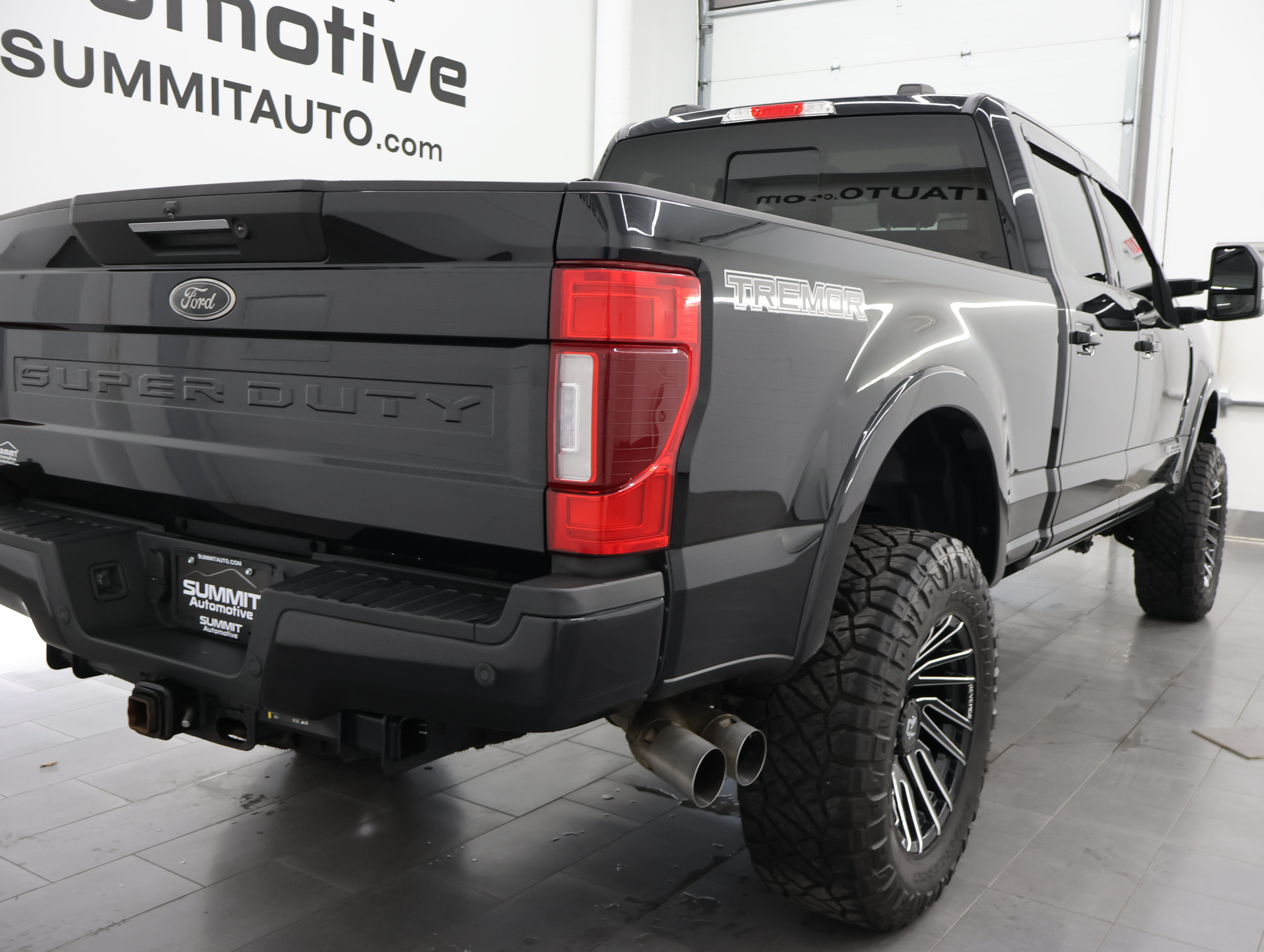 Used 2022 Ford F250 Lariat w/ Tremor Off-Road Package AWD/4WD image 4