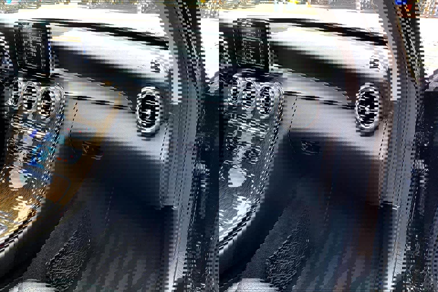 Used 2016 Mercedes-Benz C 300 4MATIC Sedan image 19