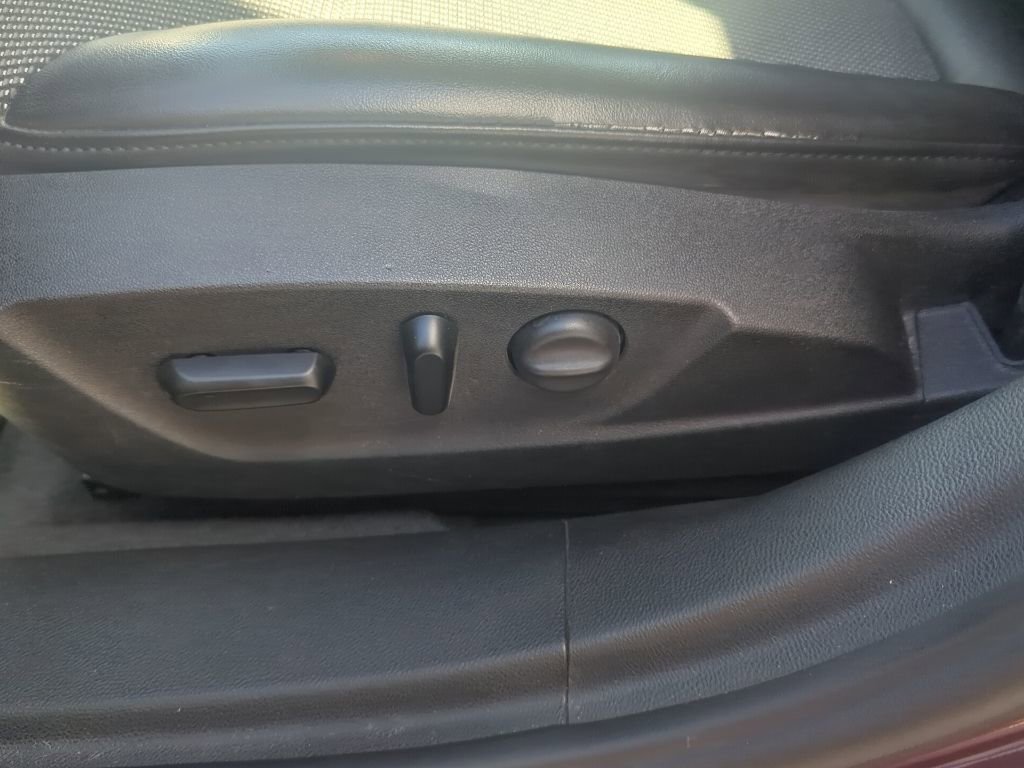 Used 2015 Chevrolet Malibu LT w/ Power Convenience Package image 15