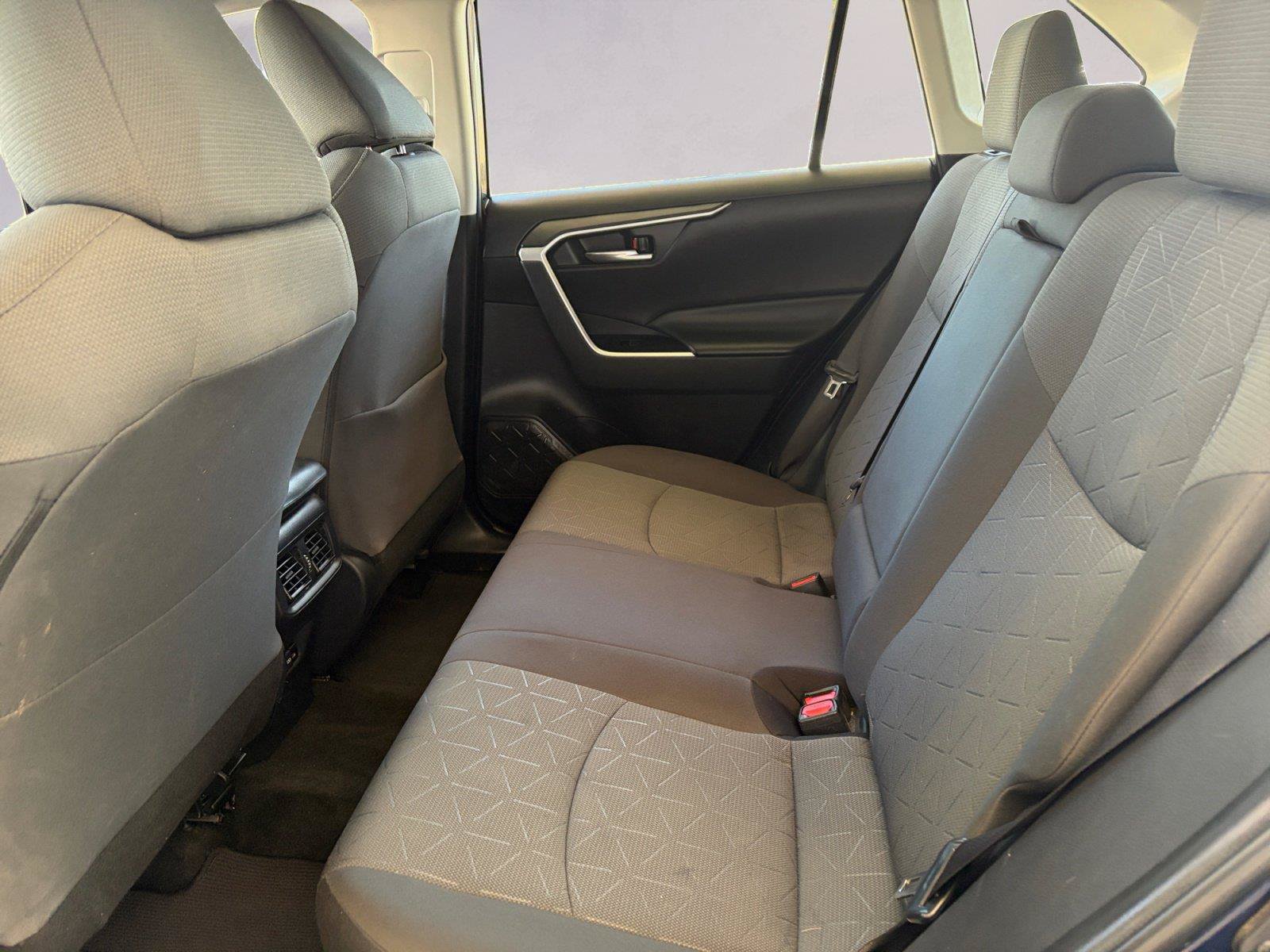 Used 2022 Toyota RAV4 XLE FWD image 13
