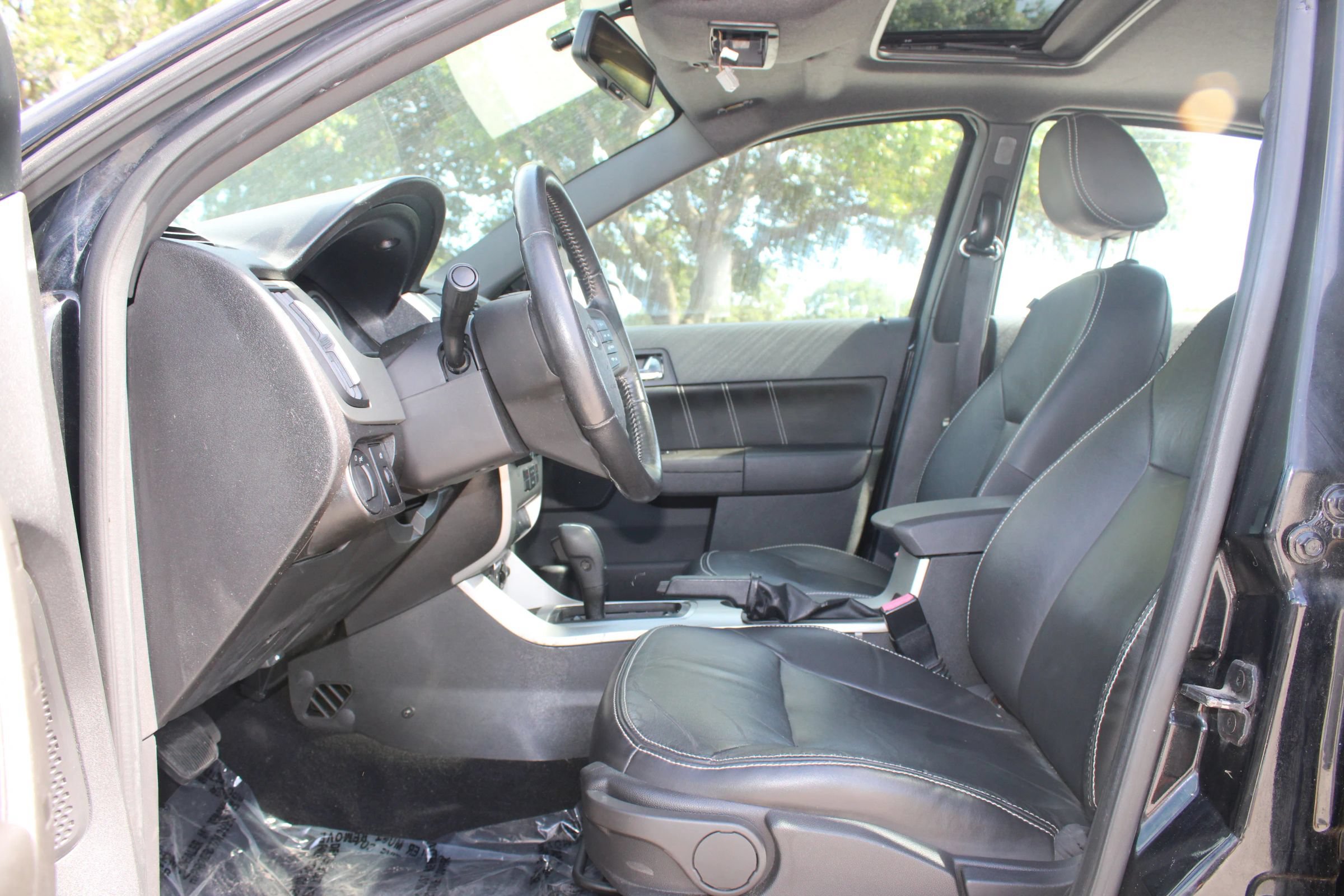 Used 2011 Ford Focus SEL w/ 301A Rapid Spec Order Code FWD image 7