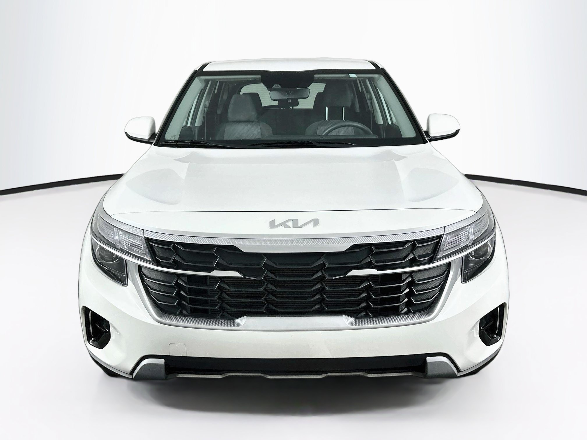 Used 2026 Kia Seltos LX FWD image 2