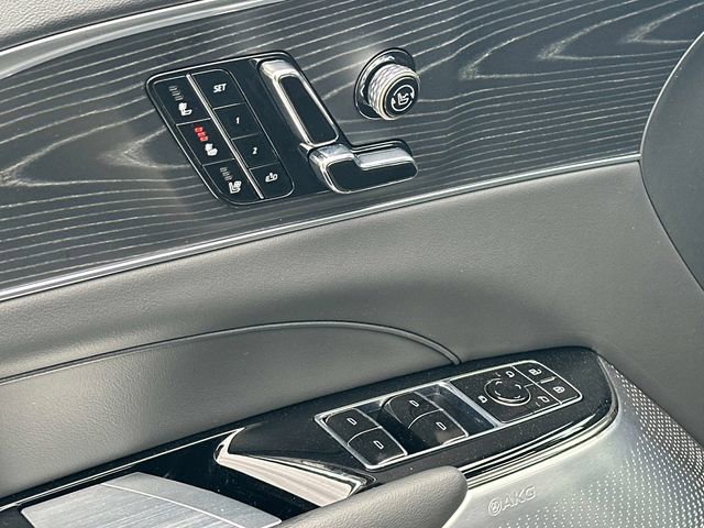 Used 2025 Cadillac Lyriq Sport image 14