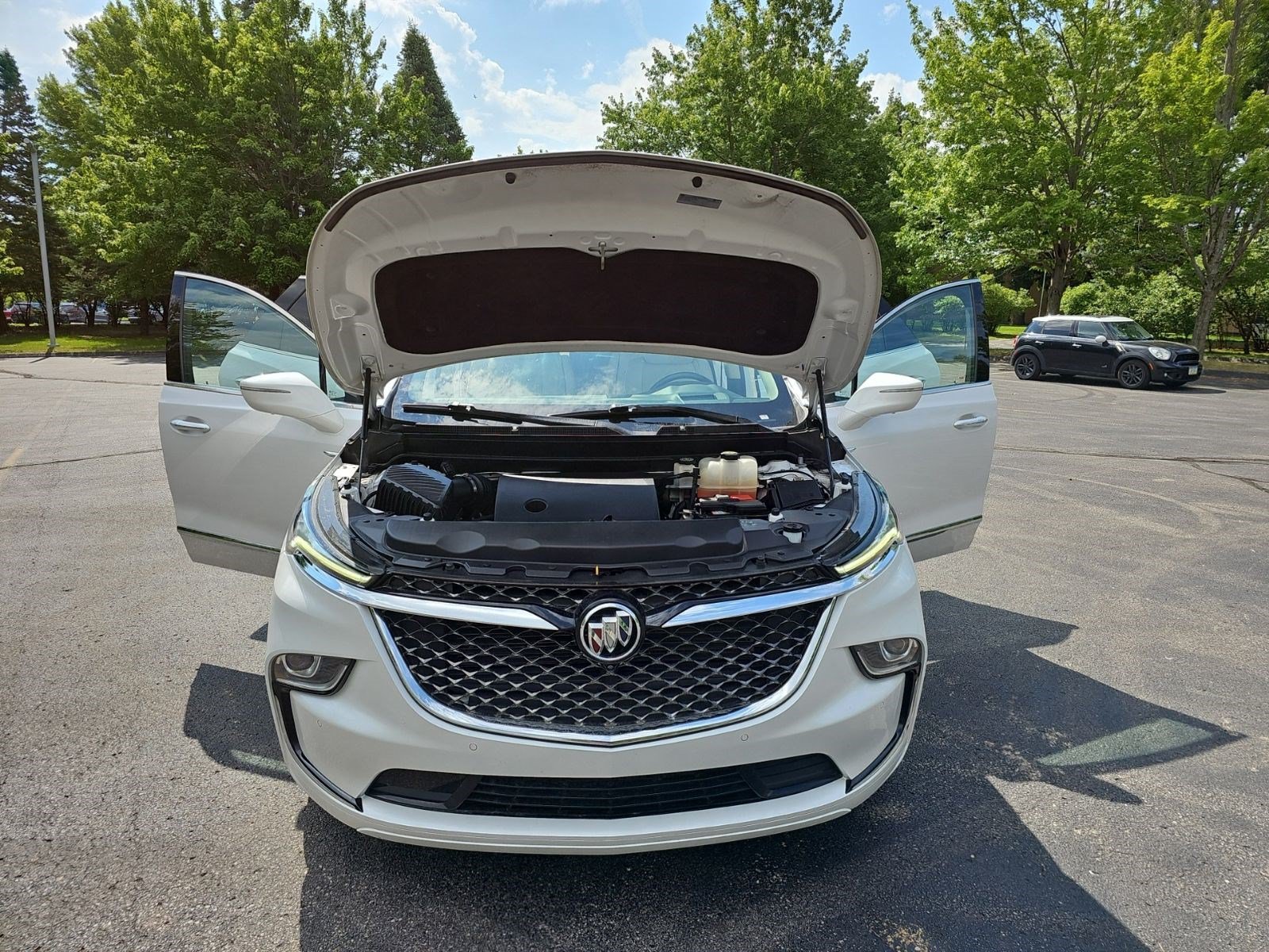 Used 2023 Buick Enclave Avenir w/ Trailering Package, 5000 lbs. AWD/4WD image 33
