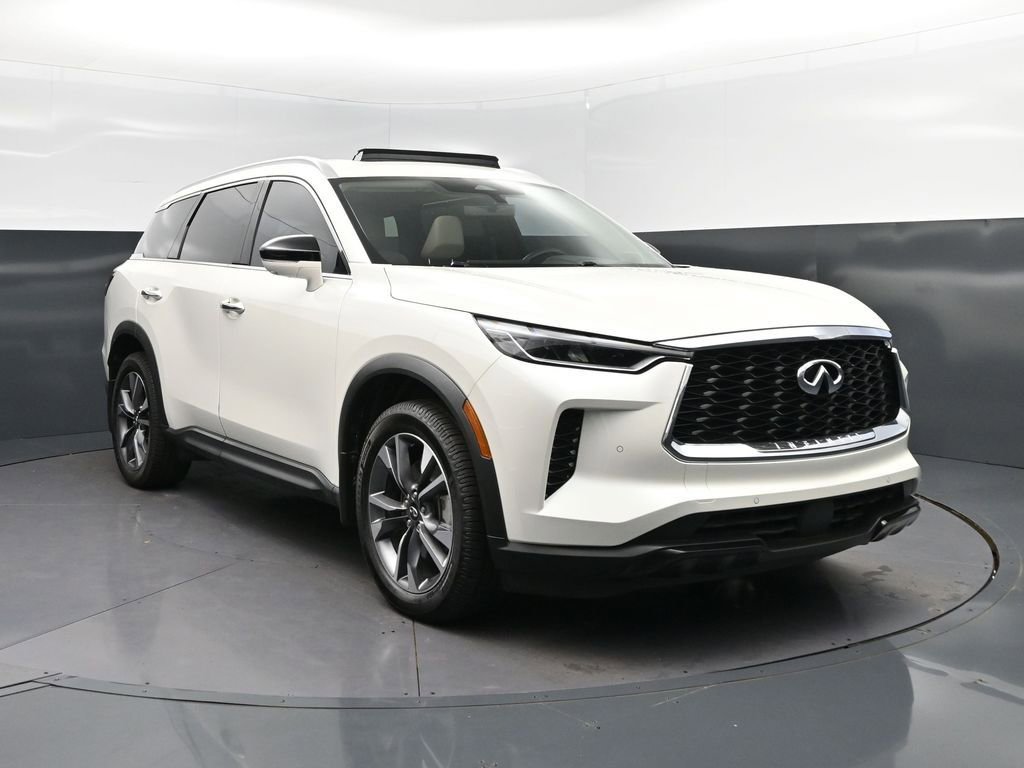 Certified 2023 INFINITI QX60 Luxe w/ Vision Package FWD image 9