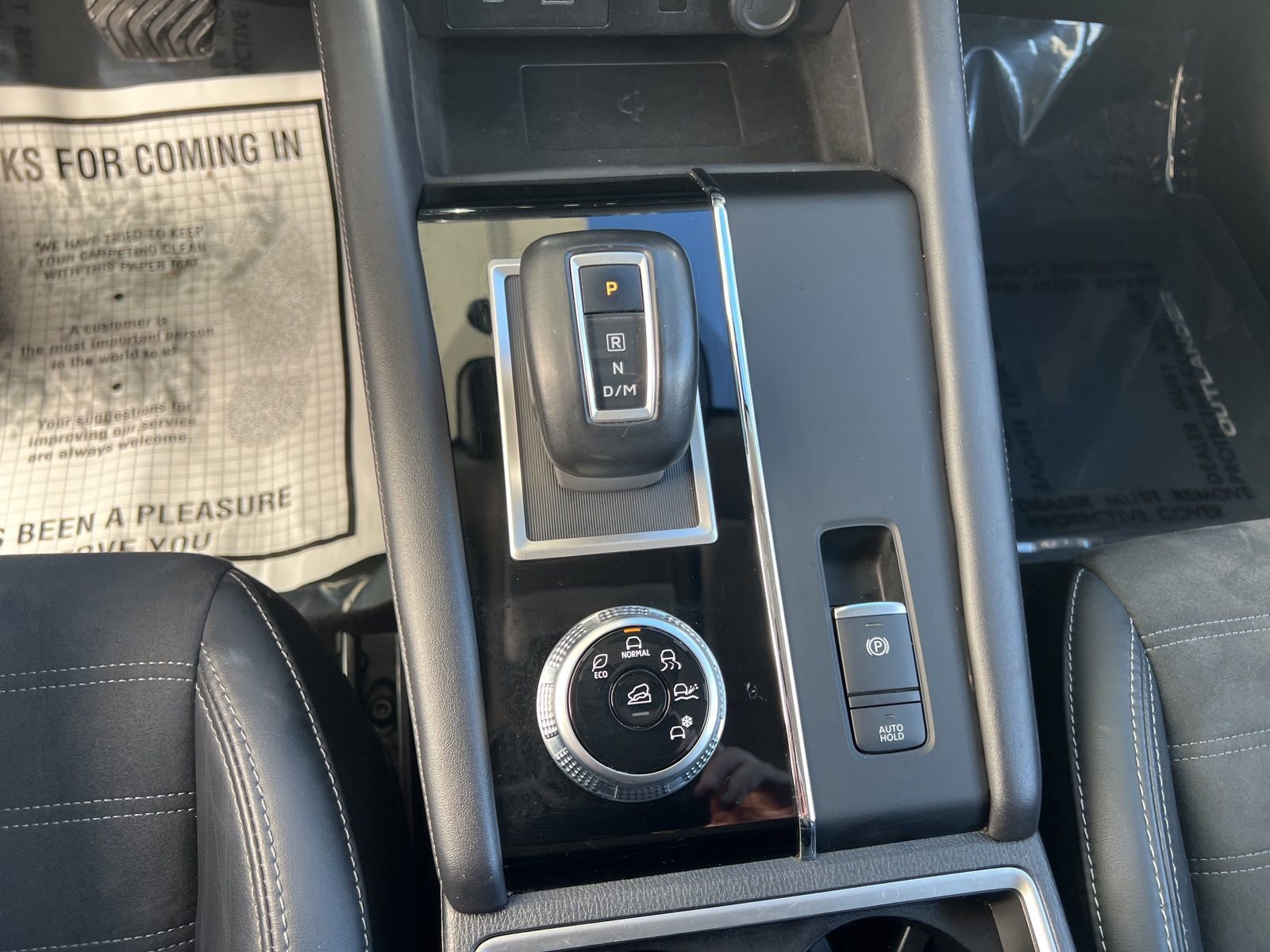 Used 2024 Mitsubishi Outlander SE image 14