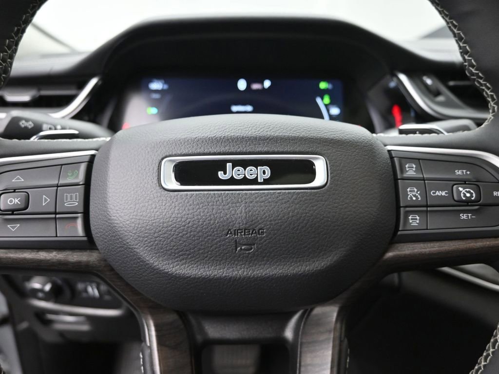 Used 2022 Jeep Grand Cherokee Limited 4xe image 15