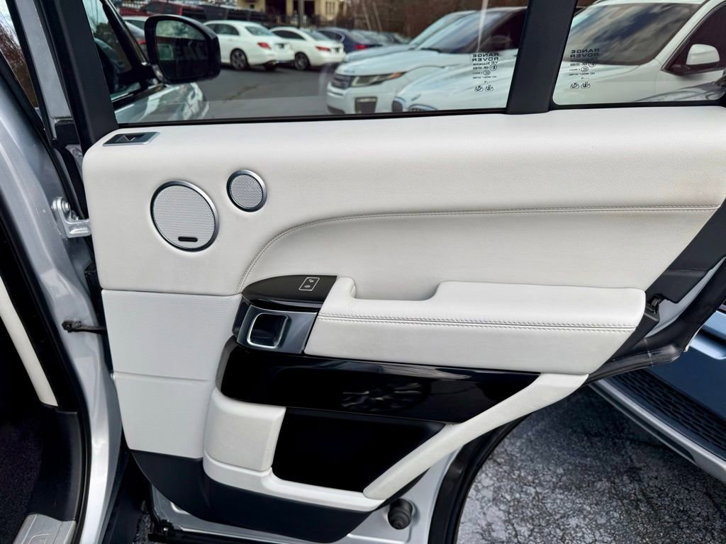 Used 2015 Land Rover Range Rover Supercharged image 29