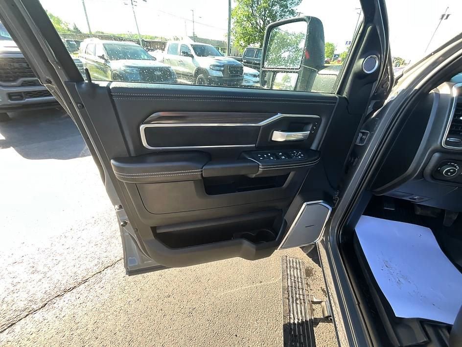 New 2026 RAM 3500 Laramie AWD/4WD image 11