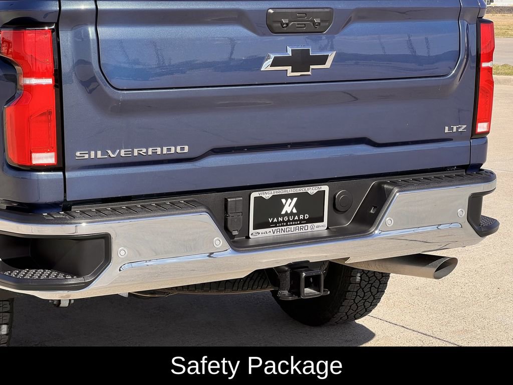 Used 2025 Chevrolet Silverado 2500 LTZ w/ LTZ Convenience Package image 7