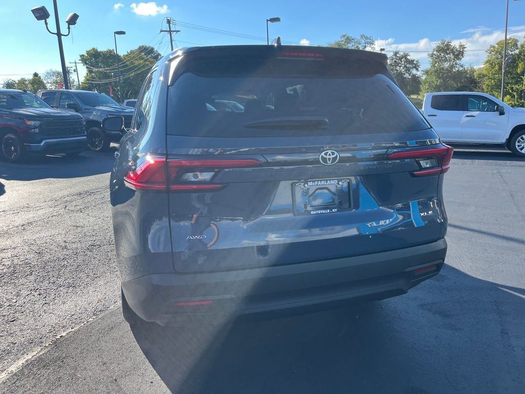 Used 2024 Toyota Grand Highlander XLE image 4